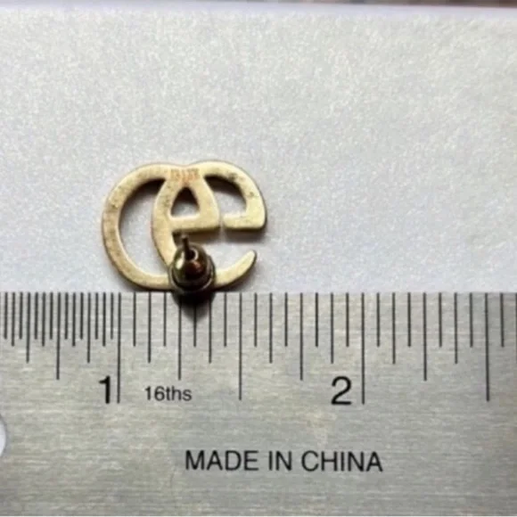 Gucci Gold-Tone GG Logo Earrings - Picture 4 of 7